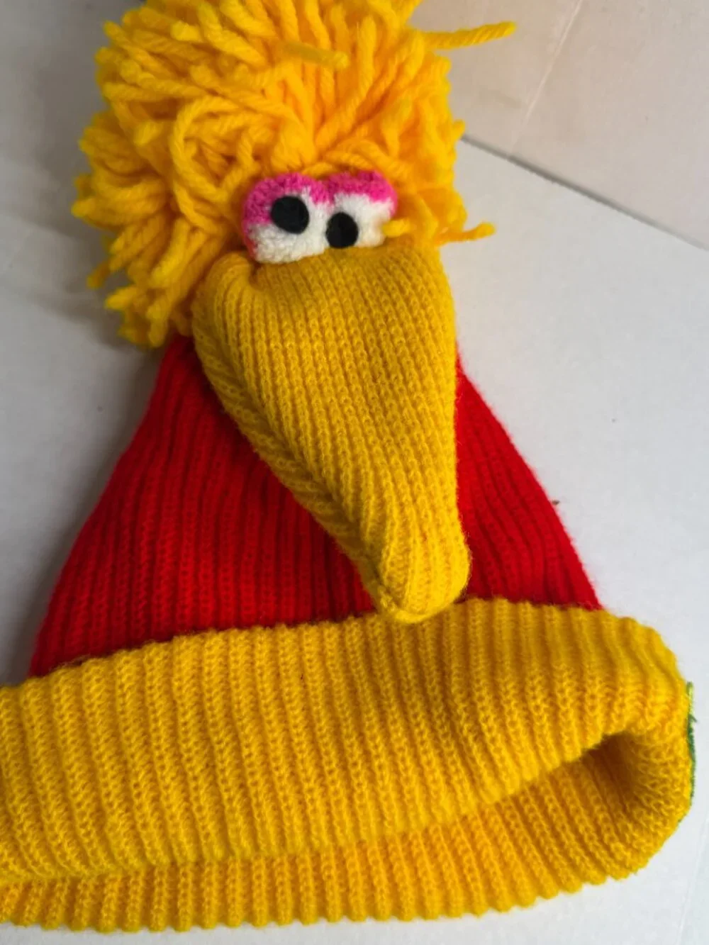 SESAME STREET Beanie Yellow BIG BIRD WINTER BEANIE Youth Vintage GUC Red Yellow